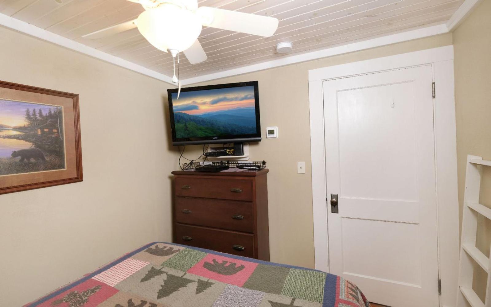 Karens Cozy Cottage 蓋特林堡 外观 照片