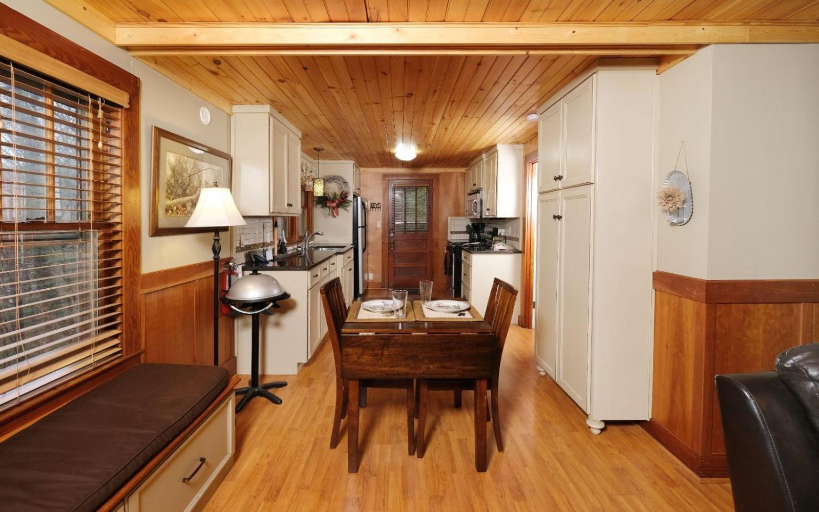 Karens Cozy Cottage 蓋特林堡 外观 照片