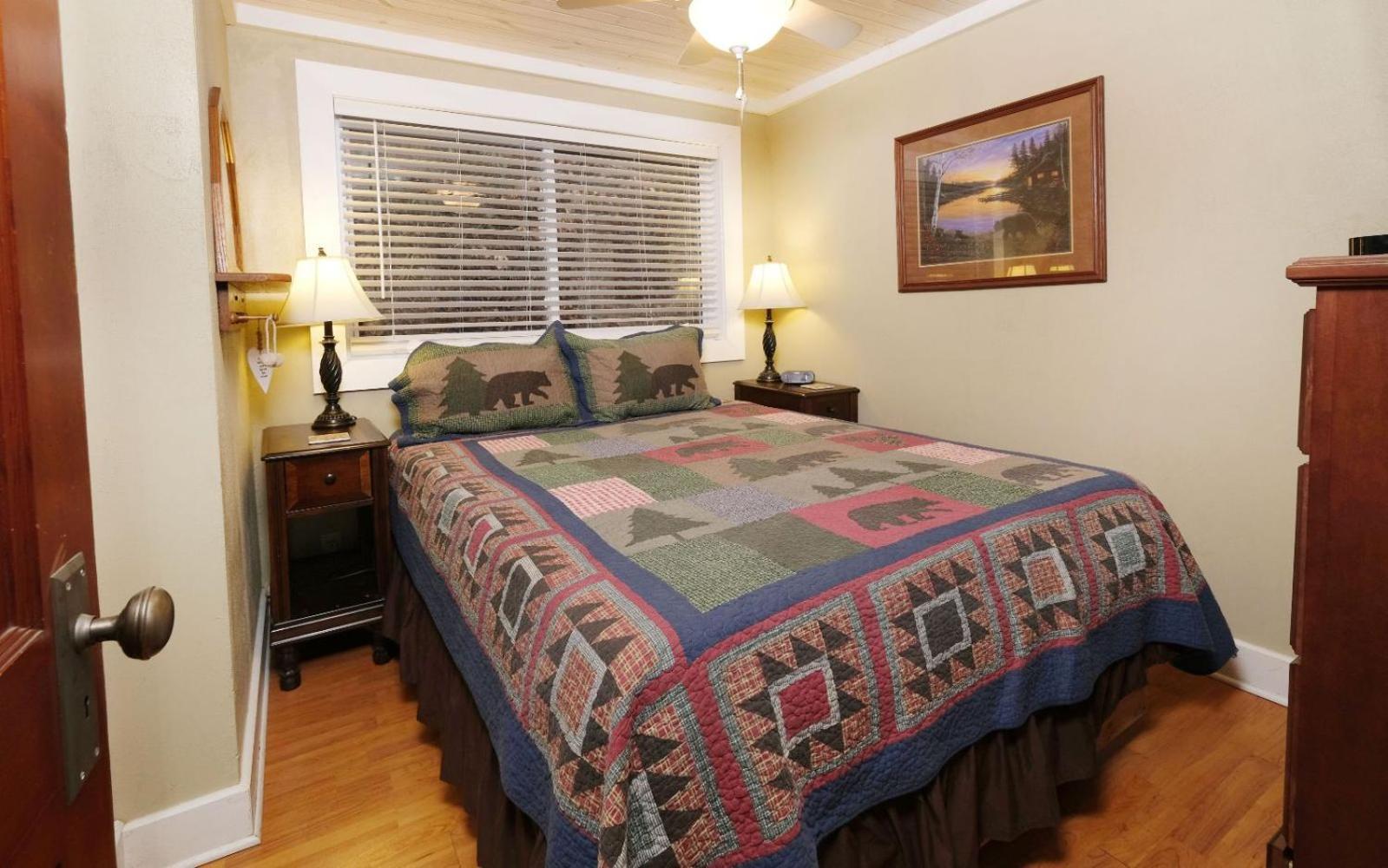 Karens Cozy Cottage 蓋特林堡 外观 照片